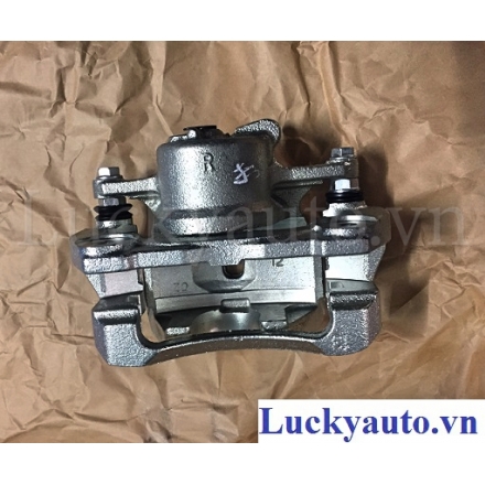 Cụm gông phanh phải xe Toyota Altis 2018_ 47750- 20510